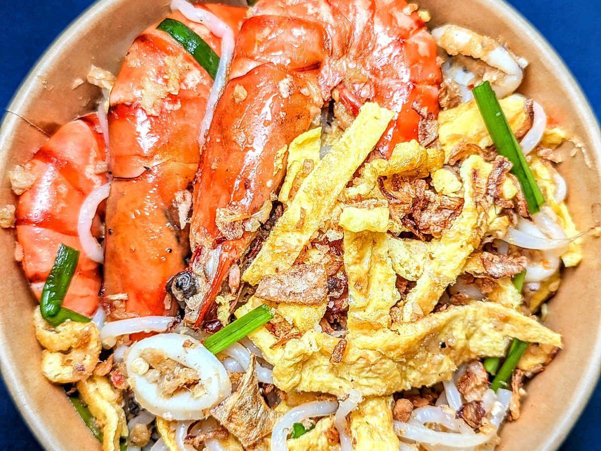 Halal keto konjac fried rice from Kyla With Keto, a near zero carb rice replacement served with heritage Malay lauk in Singapore